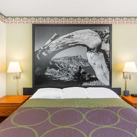 Super 8 By Wyndham Grants Pass Motel Luaran gambar