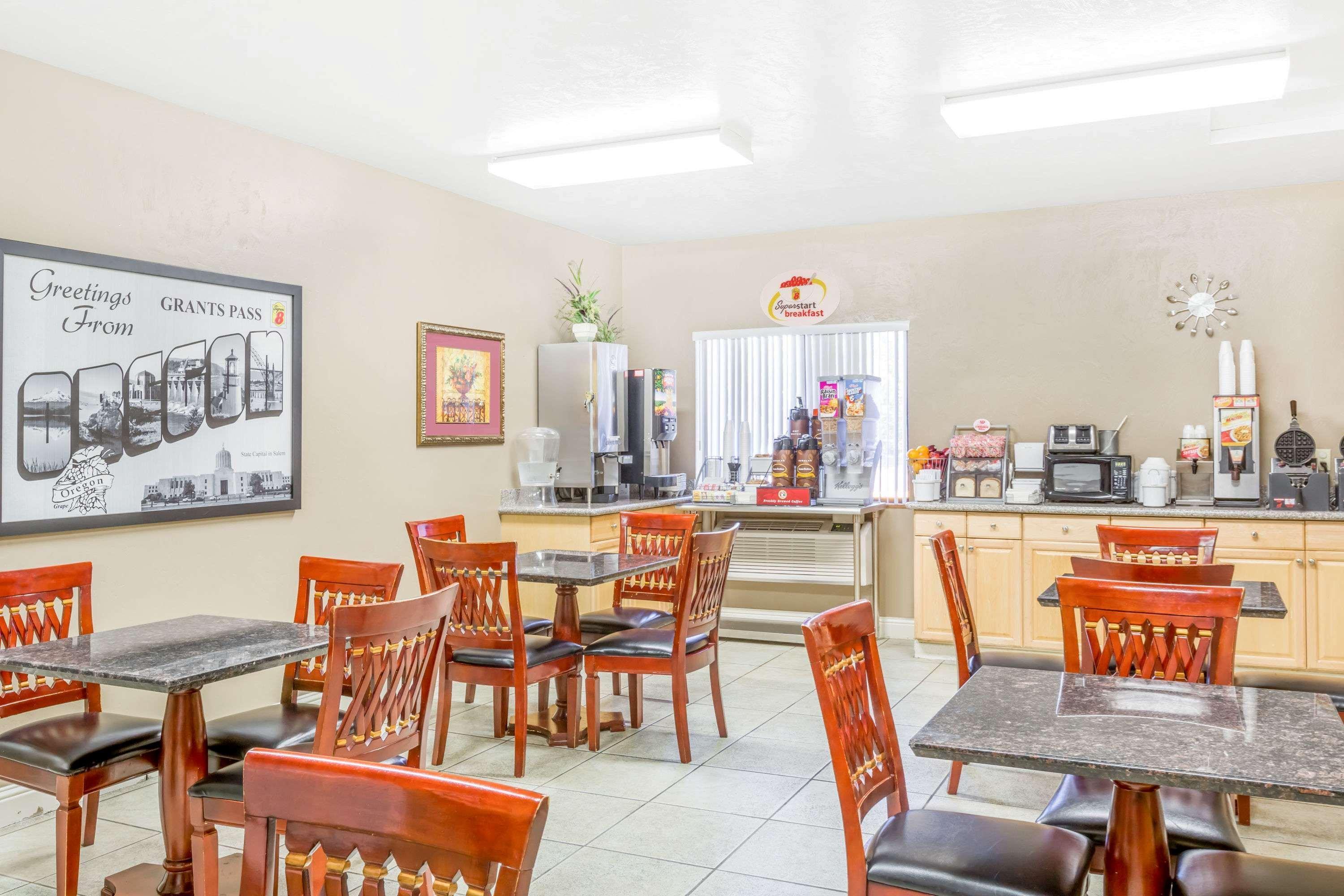 Super 8 By Wyndham Grants Pass Motel Luaran gambar